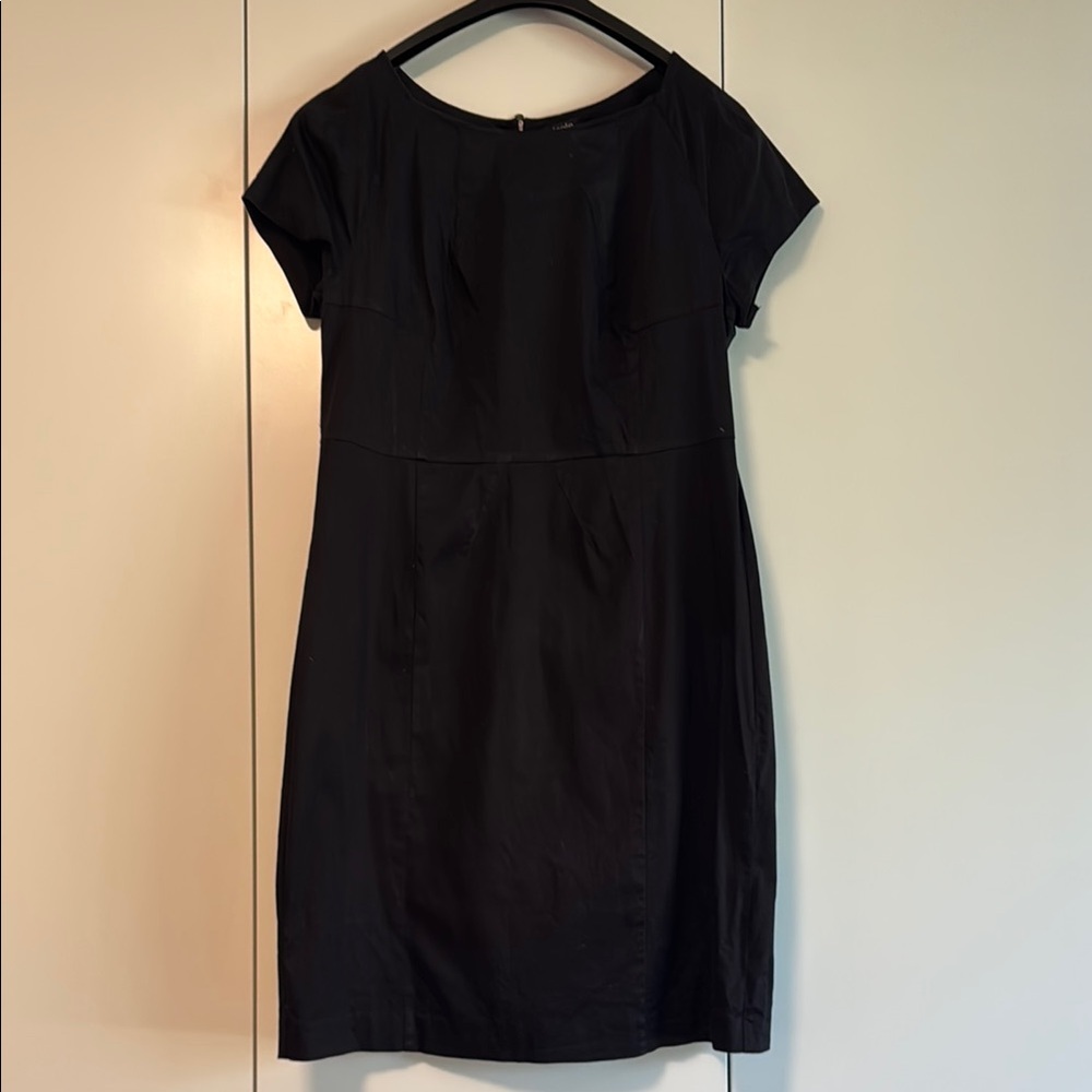Nicole by Nicole Miller Black Sheath Mini Dress Bateau Neckline